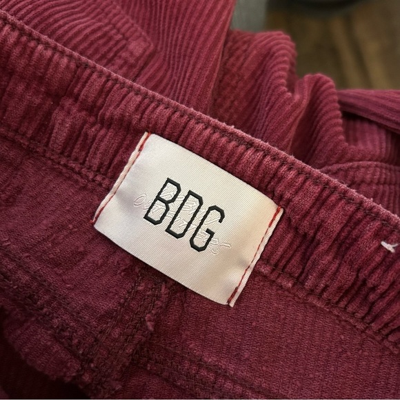 BDG Urban Outfitters Woman's High Rise Mom Red Wine Corduroy Pants Size 27 - Picture 5 of 11